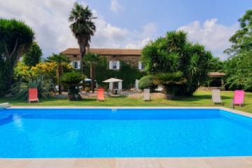 facade-maison-piscine-649